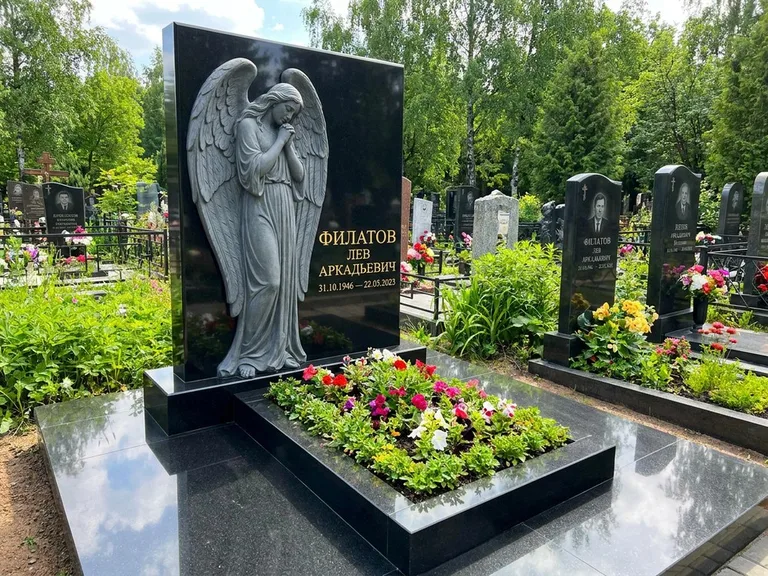 Памятник с барельефом — выполненная работа 31 в Новокузнецке