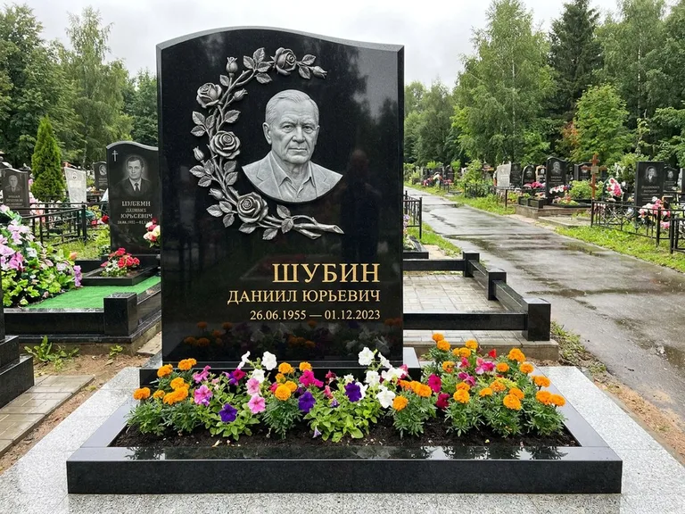 Памятник с барельефом — выполненная работа 34 в Новокузнецке