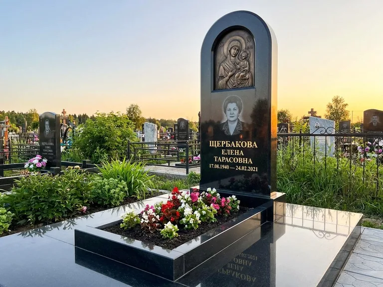 Памятник с барельефом — выполненная работа 35 в Новокузнецке