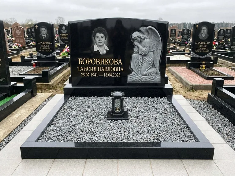 Памятник с барельефом — выполненная работа 38 в Новокузнецке