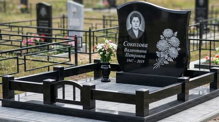 Памятник с гравировкой хризантем — выполненная работа «Соколова» в Новокузнецке