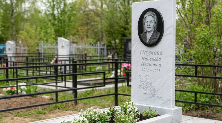 Памятник с гравировкой ландышей — выполненная работа «Наумова» в Новокузнецке