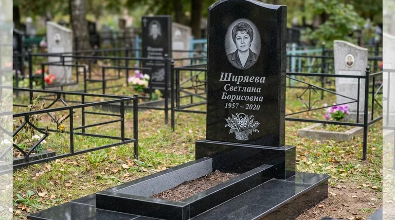 Памятник с гравировкой ландышей — выполненная работа «Ширяева» в Новокузнецке