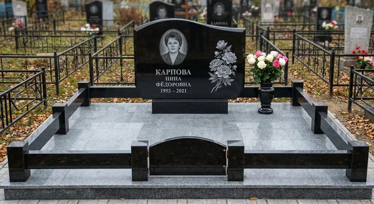 Памятник с гравировкой пионов — выполненная работа «Карпова» в Новокузнецке