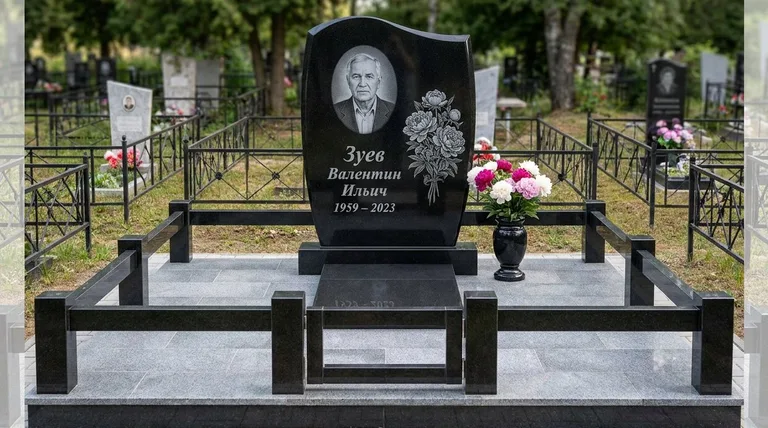 Памятник с гравировкой пионов — выполненная работа «Зуев» в Новокузнецке