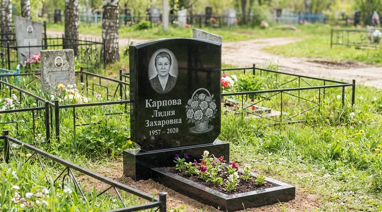 Памятник с гравировкой роз — выполненная работа «Карпова» в Новокузнецке