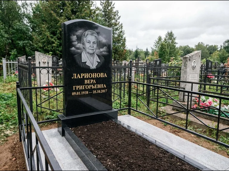 Гравировка портрета на чёрном граните — выполненная работа 16 в Новокузнецке