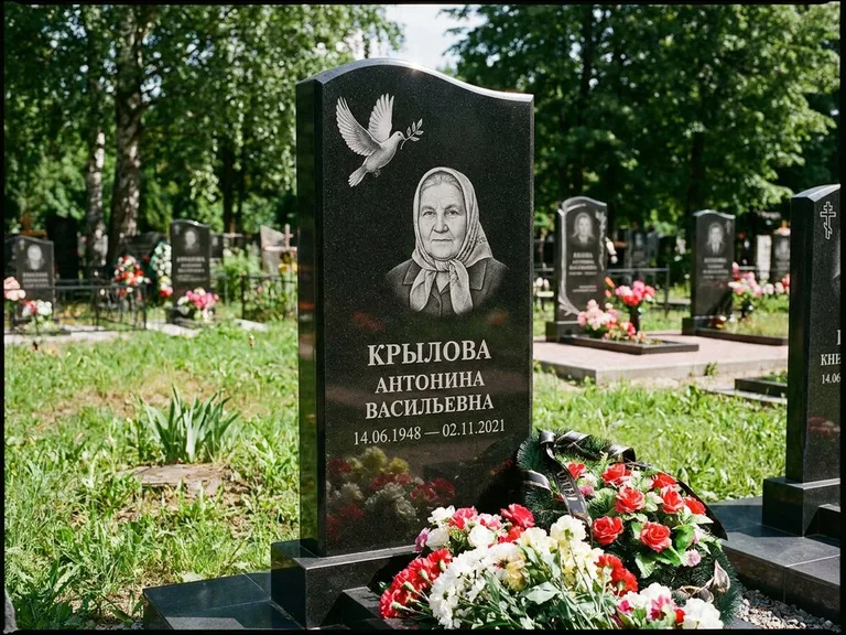 Памятник с гравировкой голубей — гравировка голубей, работа «Крылова» в Новокузнецке