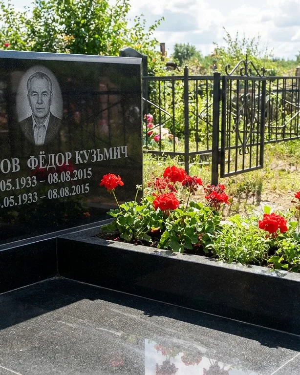 Двойной памятник под ключ с крестом в Новокузнецке