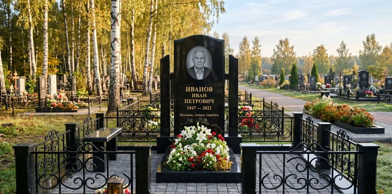 Установка памятника на могилу под ключ в Новокузнецке — гранитный мемориальный комплекс, ограда, плитка, благоустройство