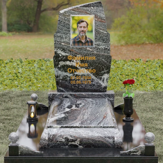 Комбинированный вертикальный светский памятник во Владивостоке, гранит амфиболит, вид 2