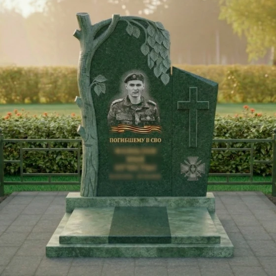 Гранитный памятник с березой и крестом, гранит Балтик грин