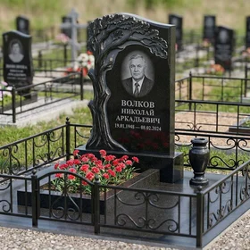 Гранитный памятник