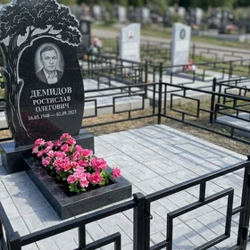 Гранитный памятник