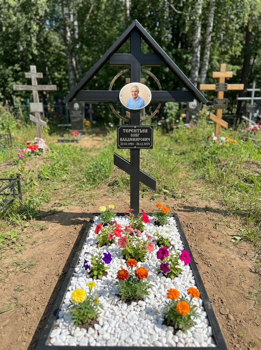 Портрет на памятнике в Новокузнецке — Крупный овал на кресте, портрет по грудь